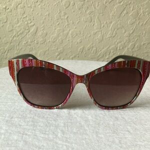 Laundry by Shelli Segal: Red/Pink pattern Cat frame- brown gradient- sunglasses